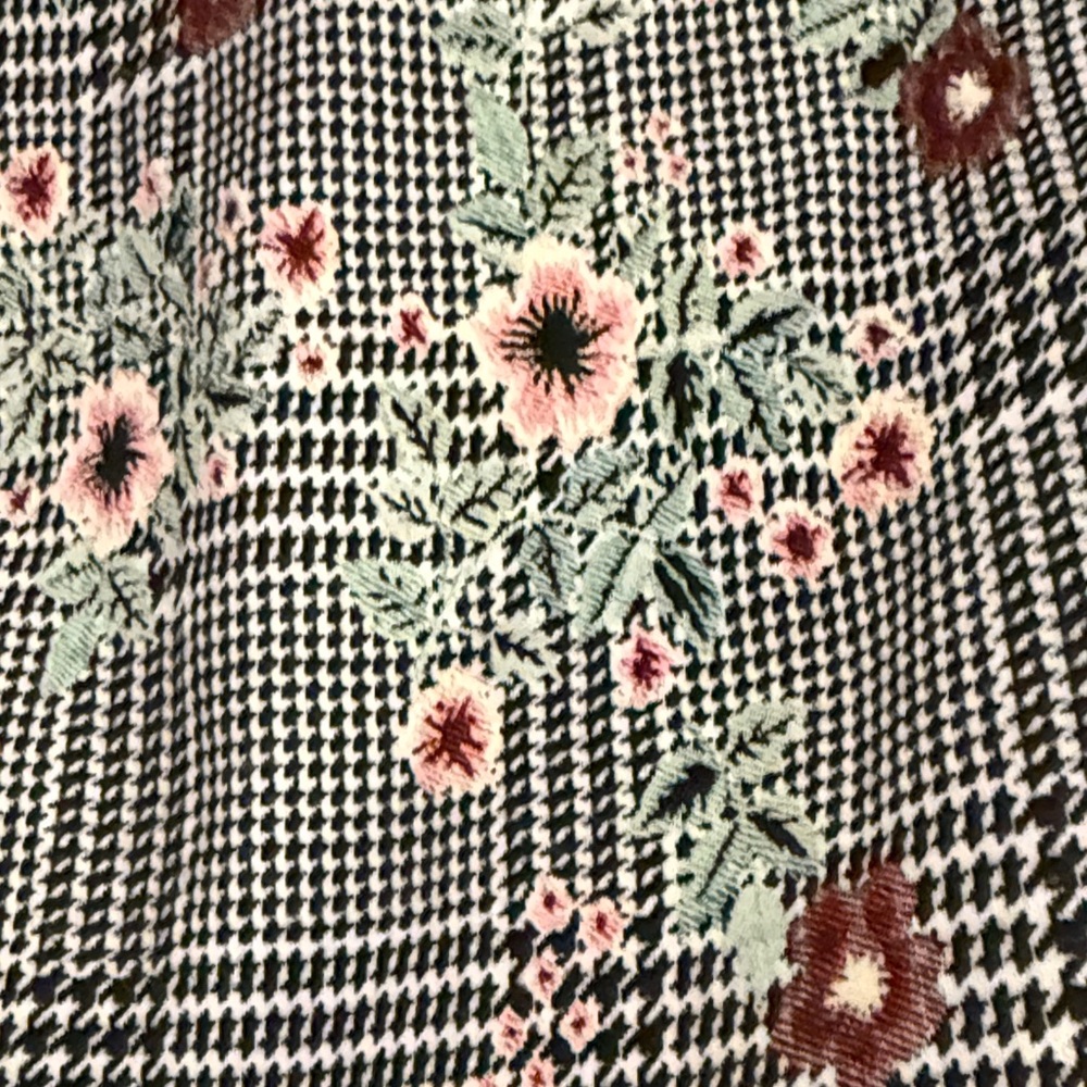 Urban Outfitters Gray Floral Plaid Trousers - Picture 4 of 7